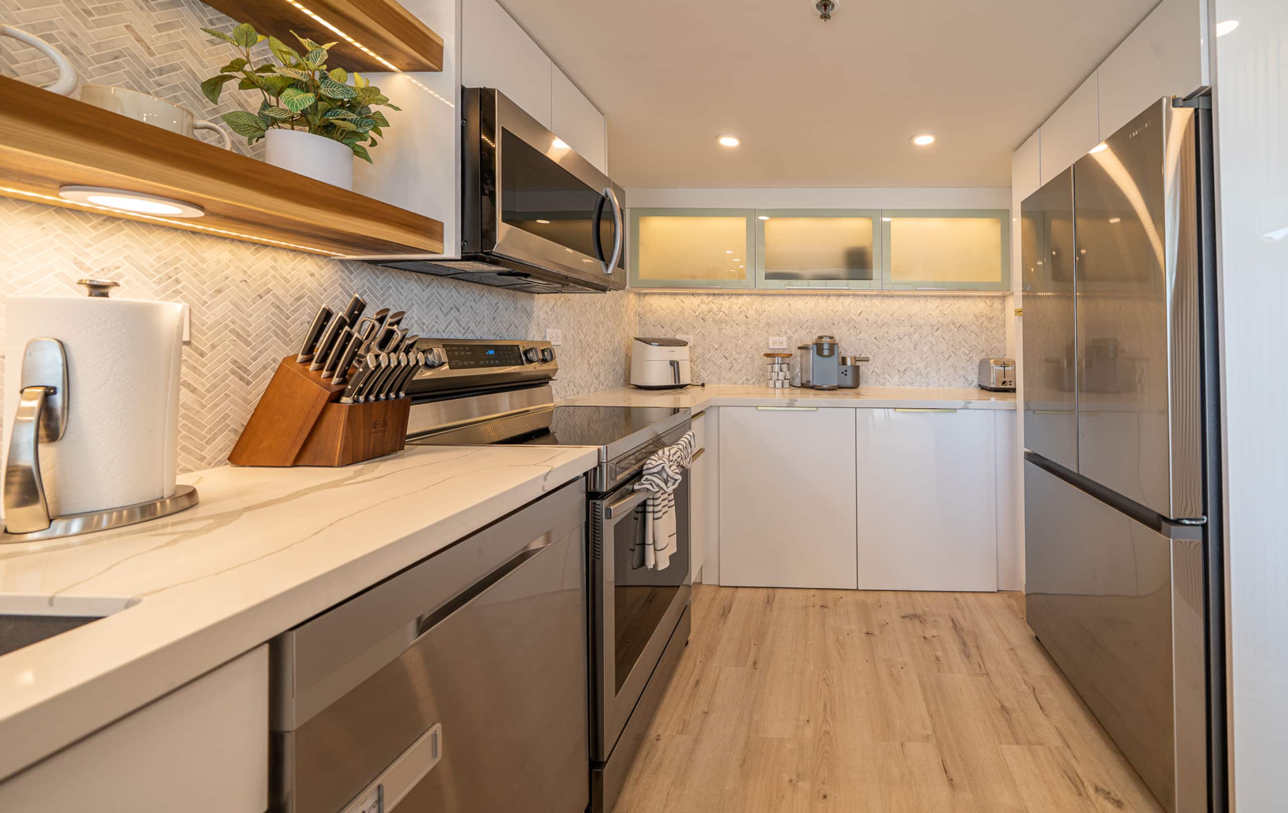 Condo in Honolulu · ★4.95 · 1 bedroom · 3 beds · 2 private baths - Image 29