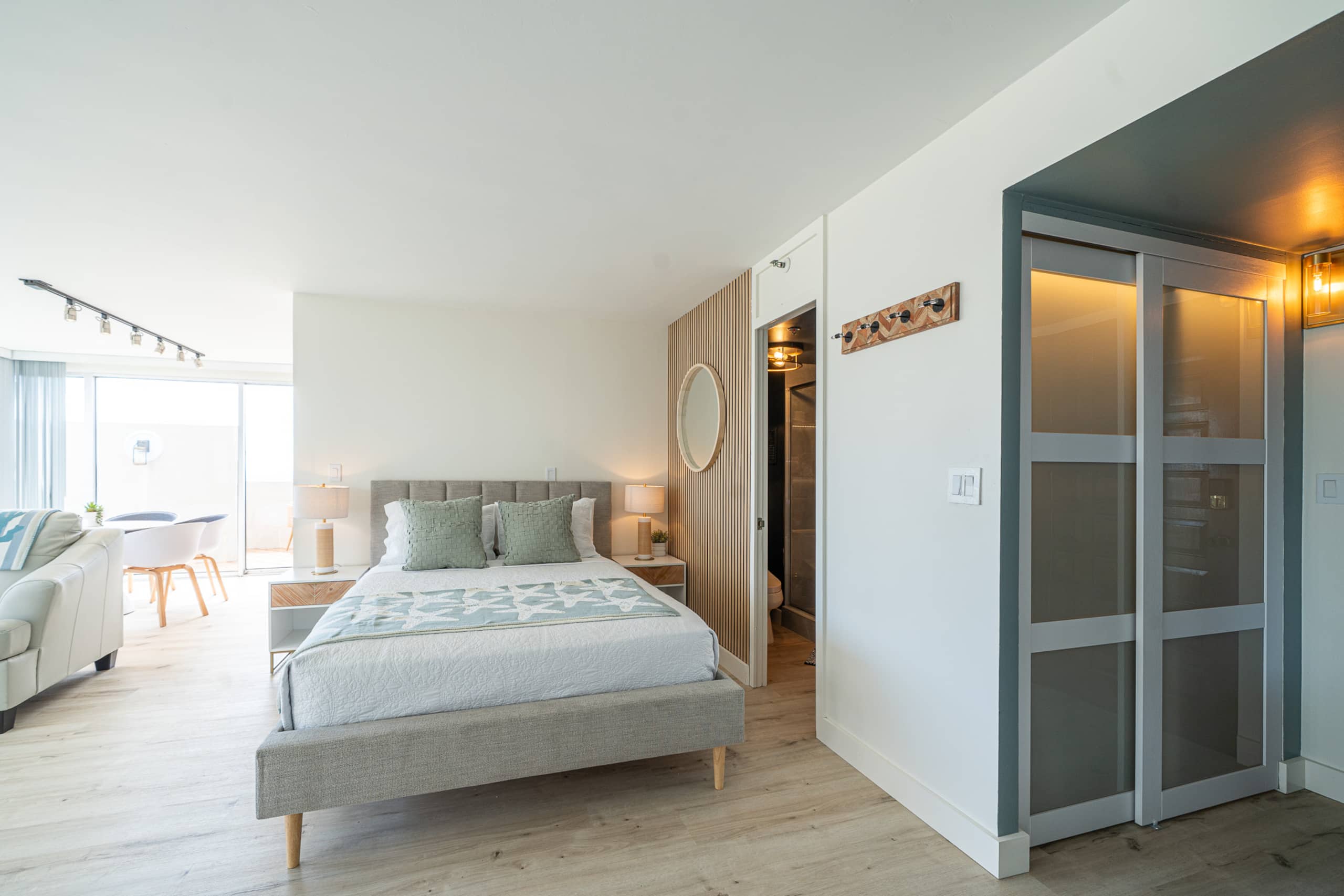 Condo in Honolulu · ★4.95 · 1 bedroom · 3 beds · 2 private baths - Image 14