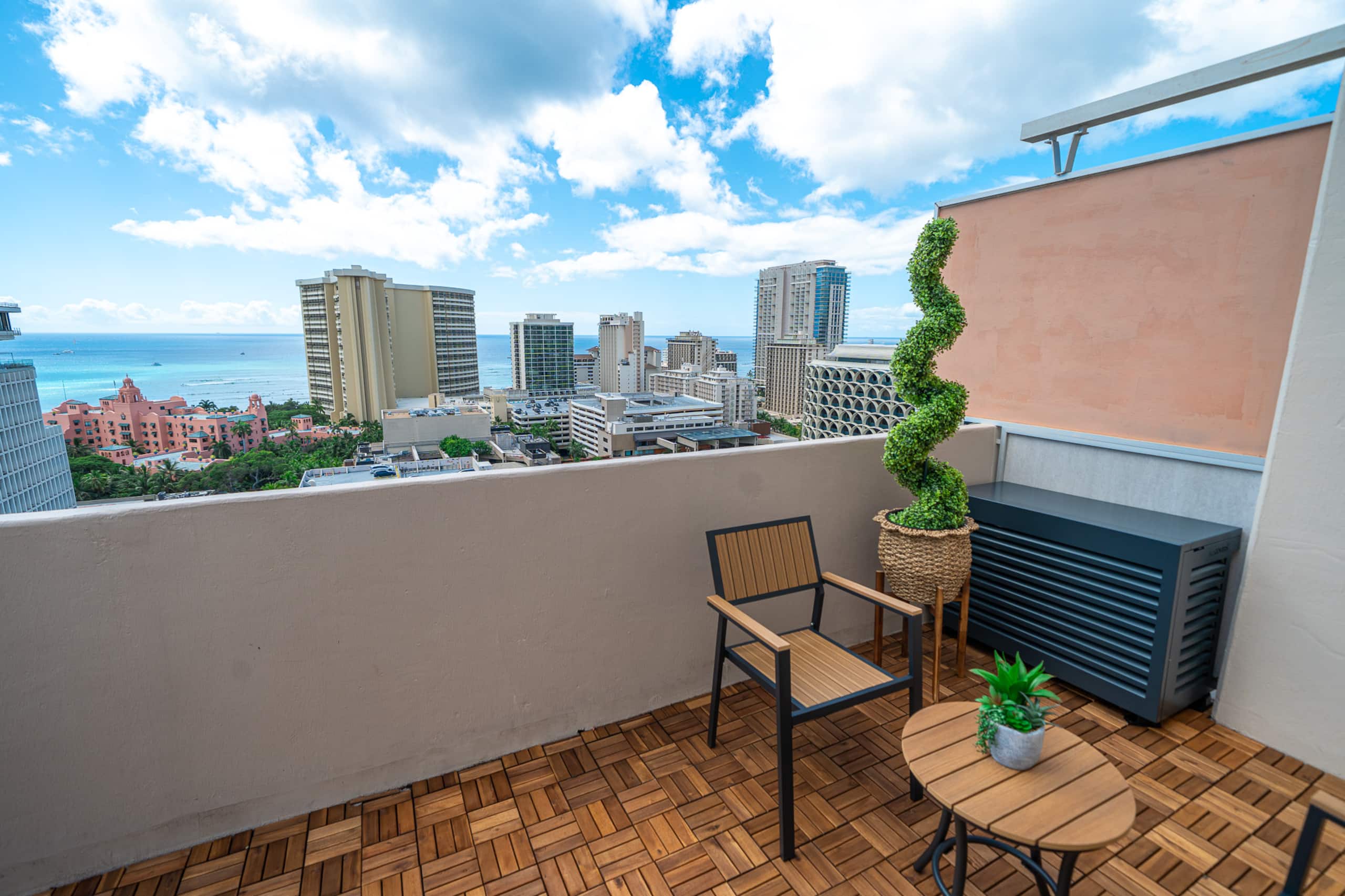 Condo in Honolulu · ★4.95 · 1 bedroom · 3 beds · 2 private baths - Image 78