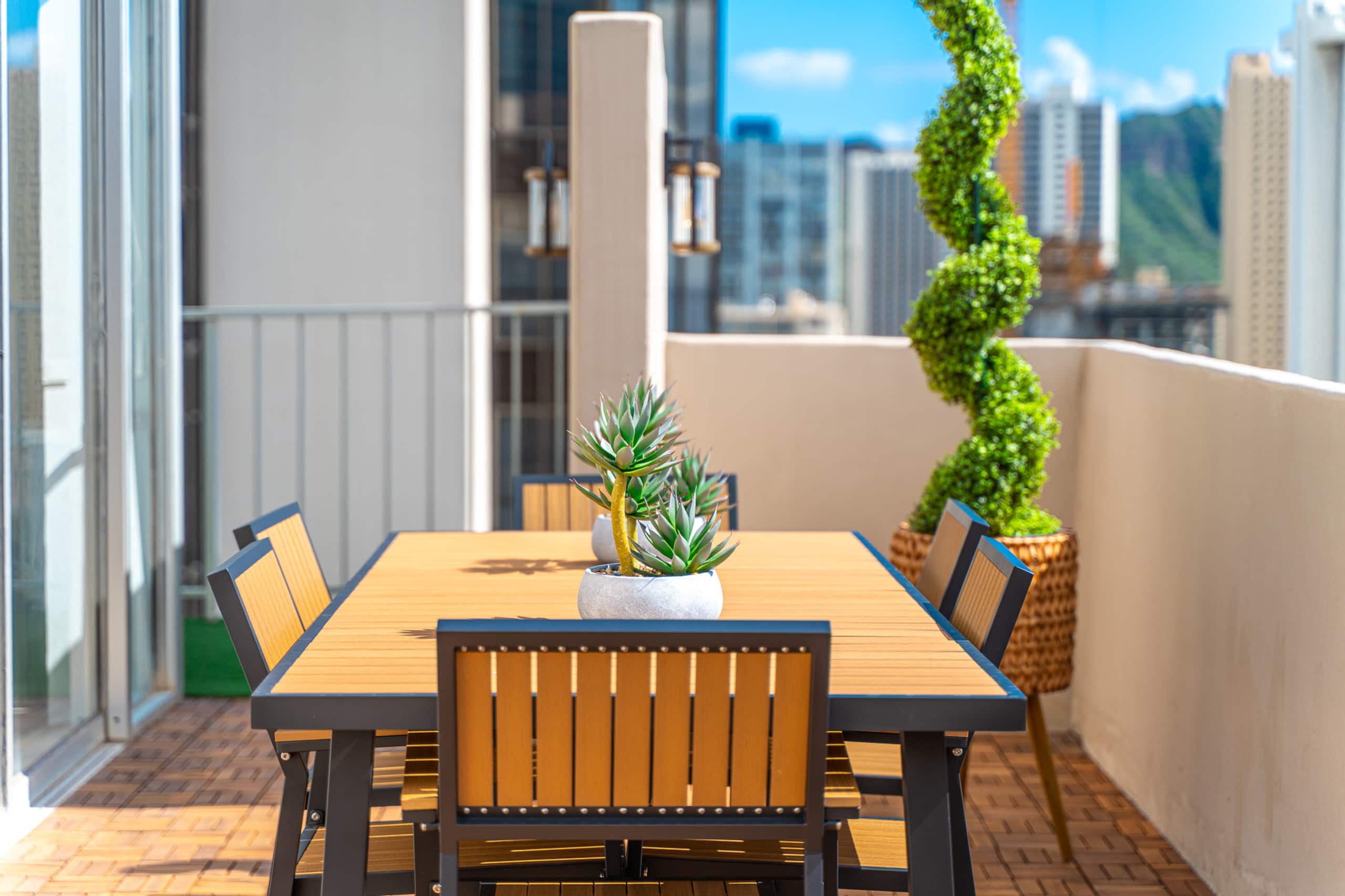 Condo in Honolulu · ★4.95 · 1 bedroom · 3 beds · 2 private baths - Image 84