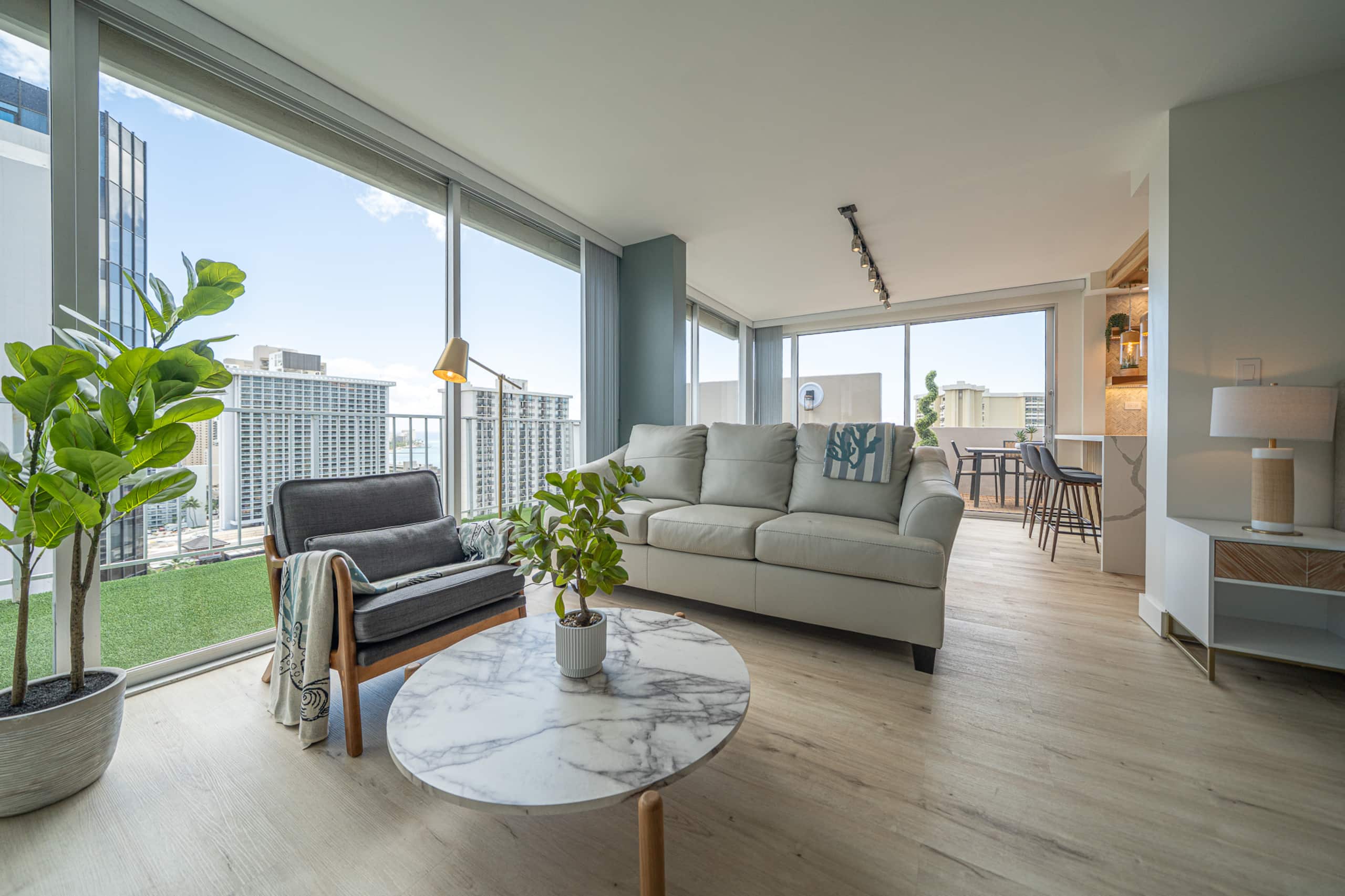Condo in Honolulu · ★4.95 · 1 bedroom · 3 beds · 2 private baths - Image 5