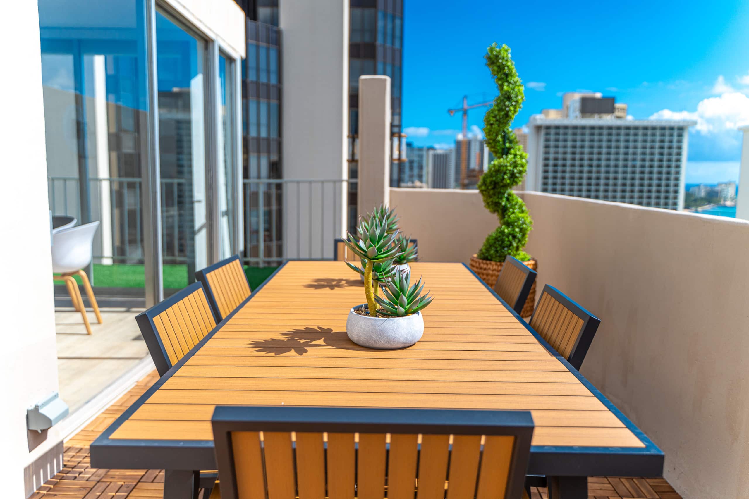 Condo in Honolulu · ★4.95 · 1 bedroom · 3 beds · 2 private baths - Image 82