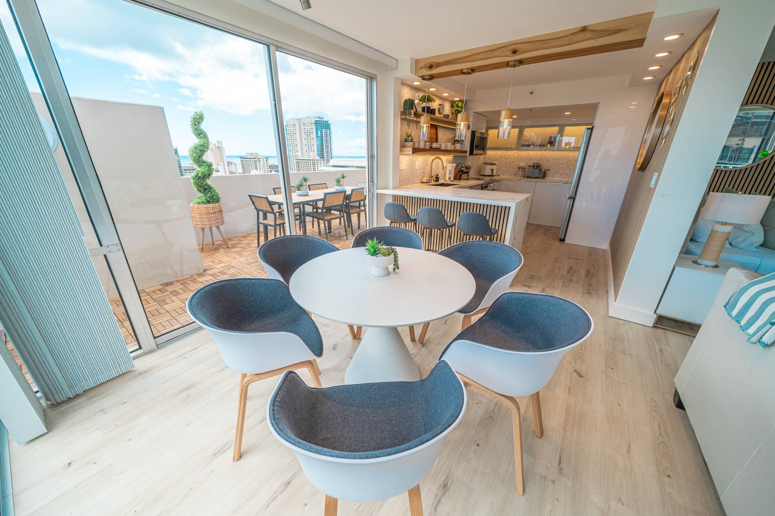 Condo in Honolulu · ★4.95 · 1 bedroom · 3 beds · 2 private baths - Image 48