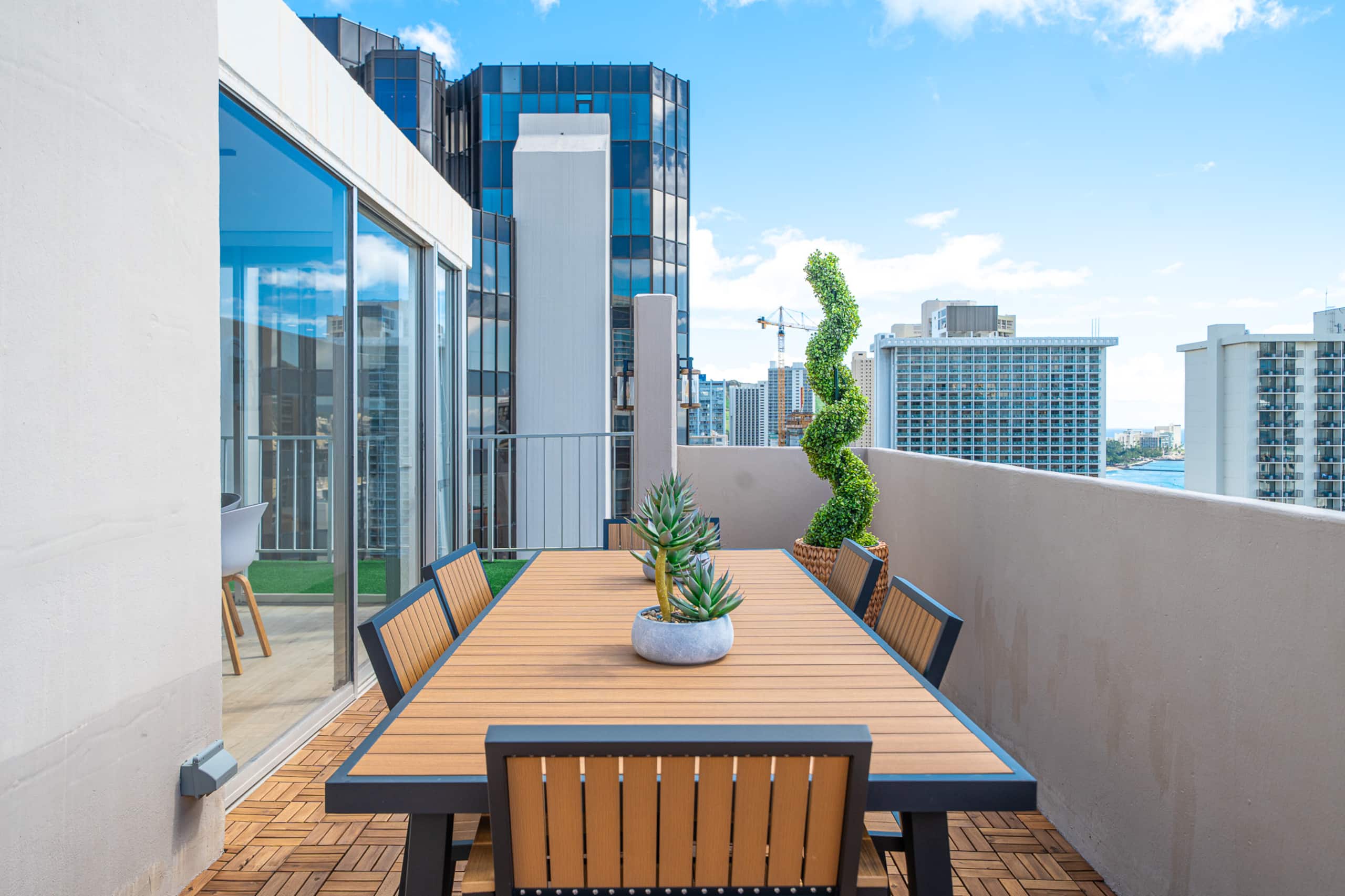 Condo in Honolulu · ★4.95 · 1 bedroom · 3 beds · 2 private baths - Image 81