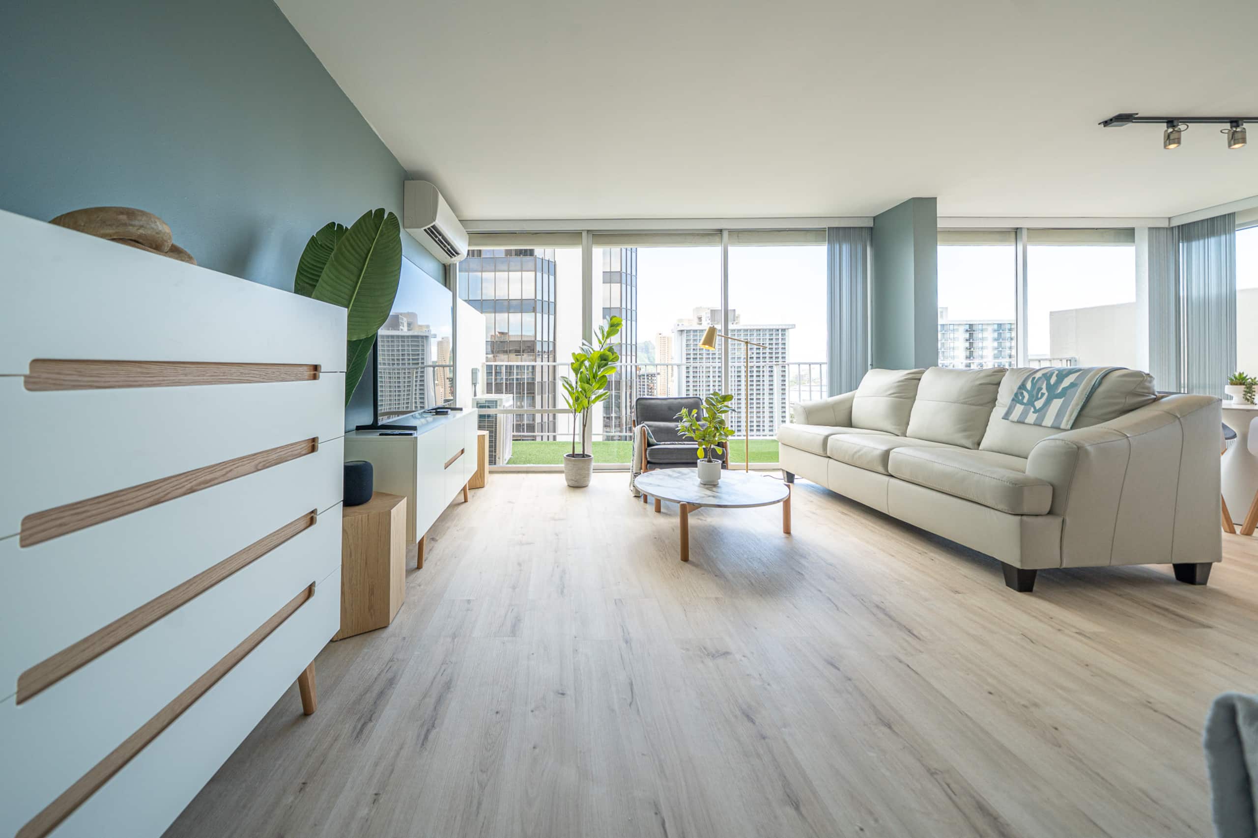 Condo in Honolulu · ★4.95 · 1 bedroom · 3 beds · 2 private baths - Image 2