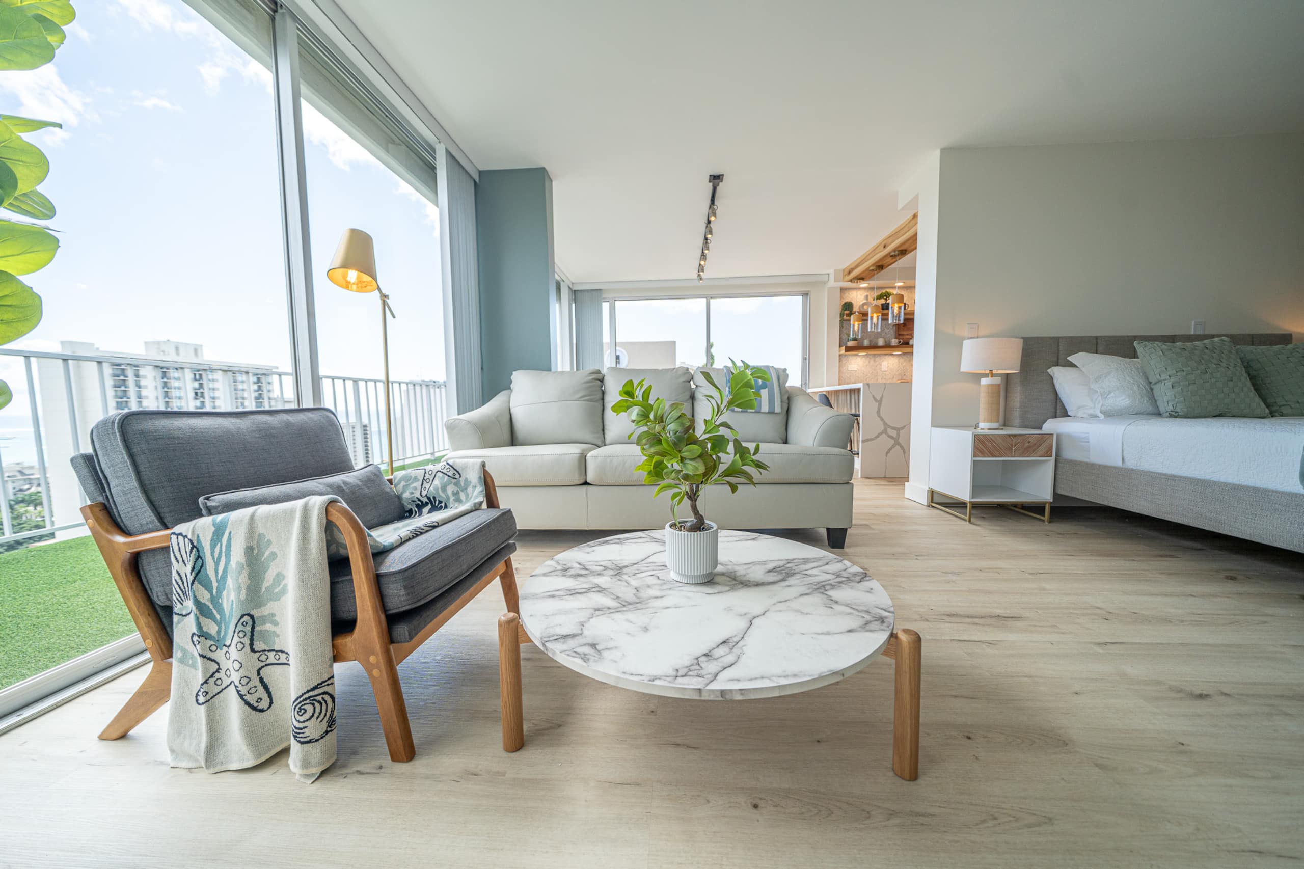 Condo in Honolulu · ★4.95 · 1 bedroom · 3 beds · 2 private baths - Image 8