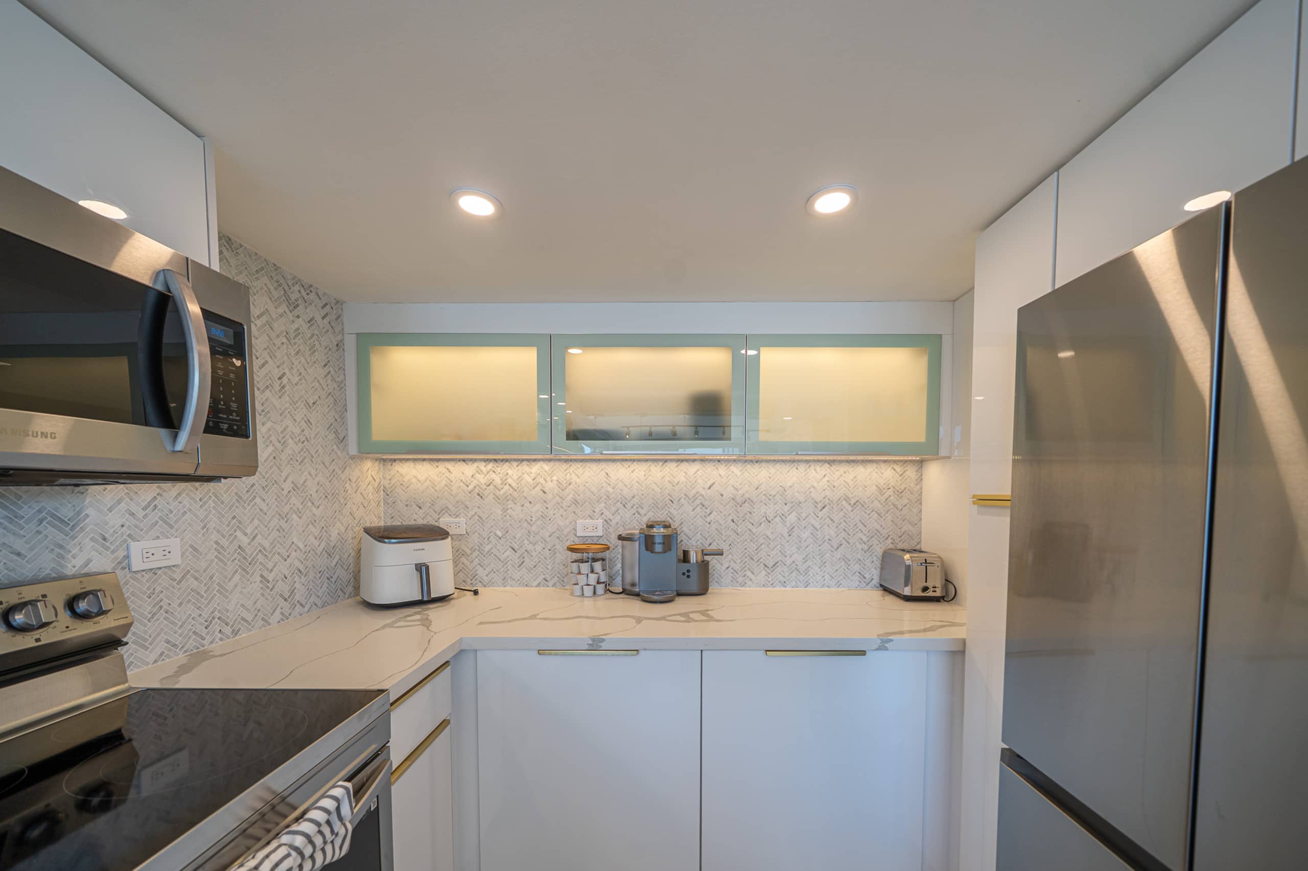 Condo in Honolulu · ★4.95 · 1 bedroom · 3 beds · 2 private baths - Image 28