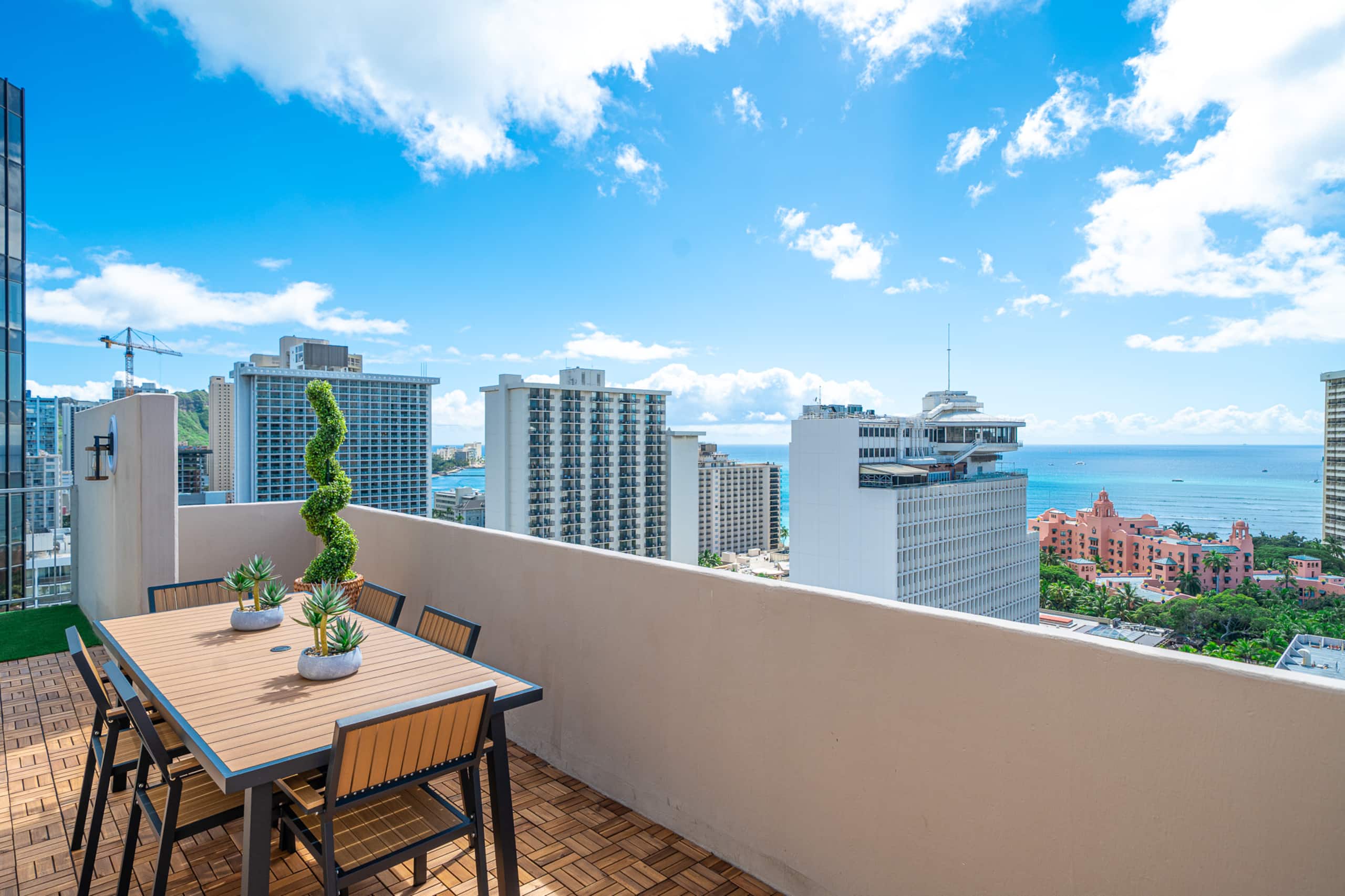 Condo in Honolulu · ★4.95 · 1 bedroom · 3 beds · 2 private baths - Image 80