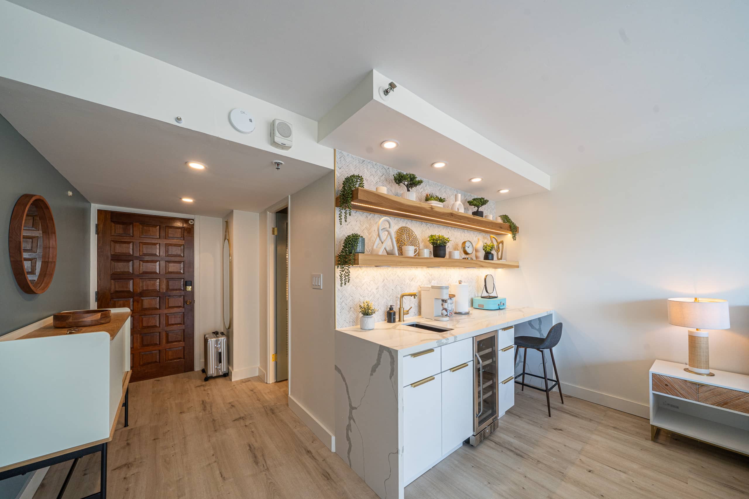 Condo in Honolulu · ★4.95 · 1 bedroom · 3 beds · 2 private baths - Image 38