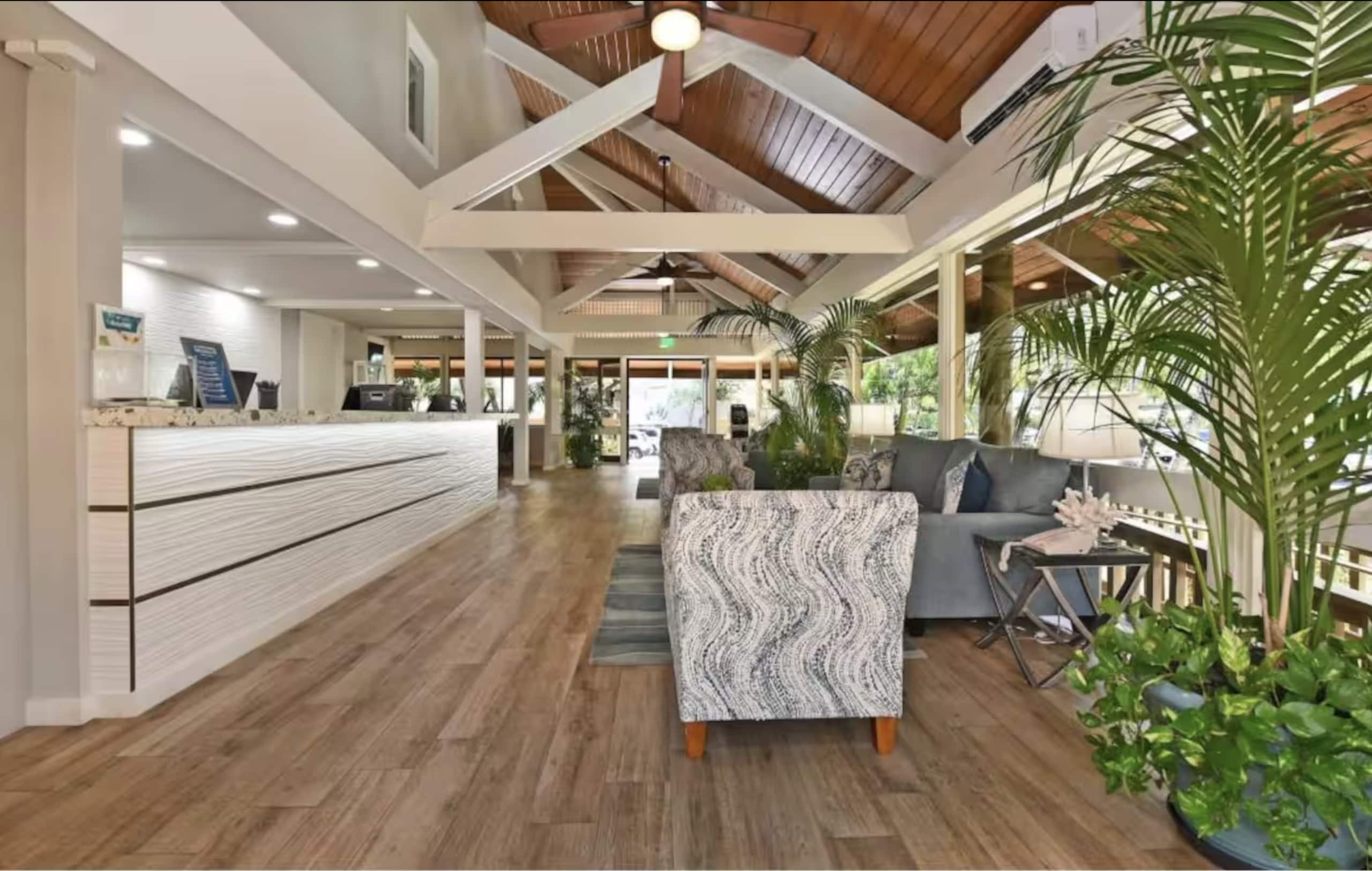 Condo in Lahaina · ★4.58 · 1 bedroom · 2 beds · 1 private bath - Image 6