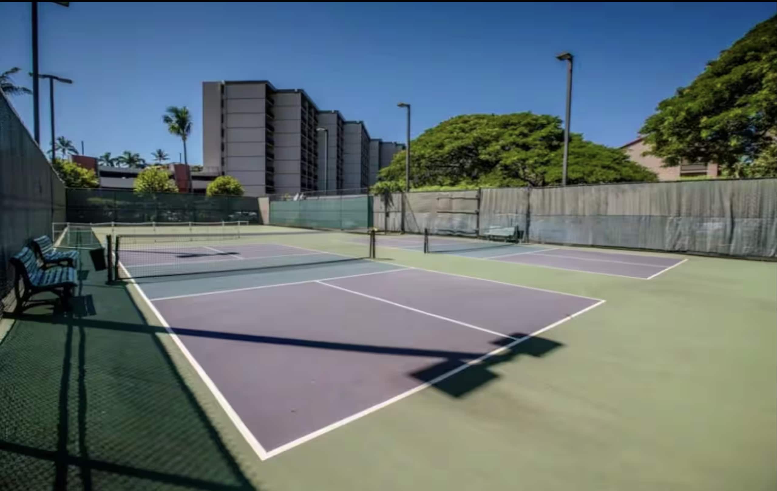 Condo in Lahaina · ★4.58 · 1 bedroom · 2 beds · 1 private bath - Image 43