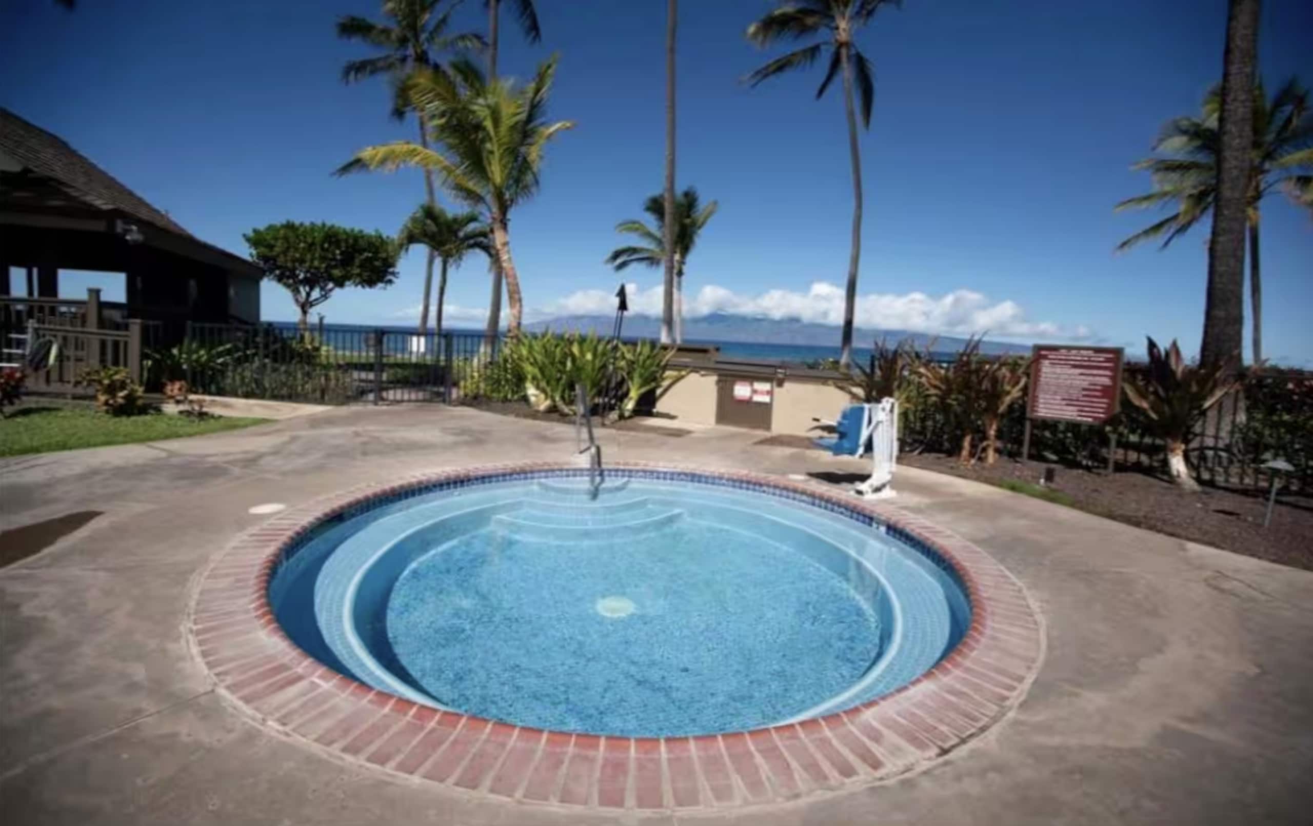 Condo in Lahaina · ★4.58 · 1 bedroom · 2 beds · 1 private bath - Image 23