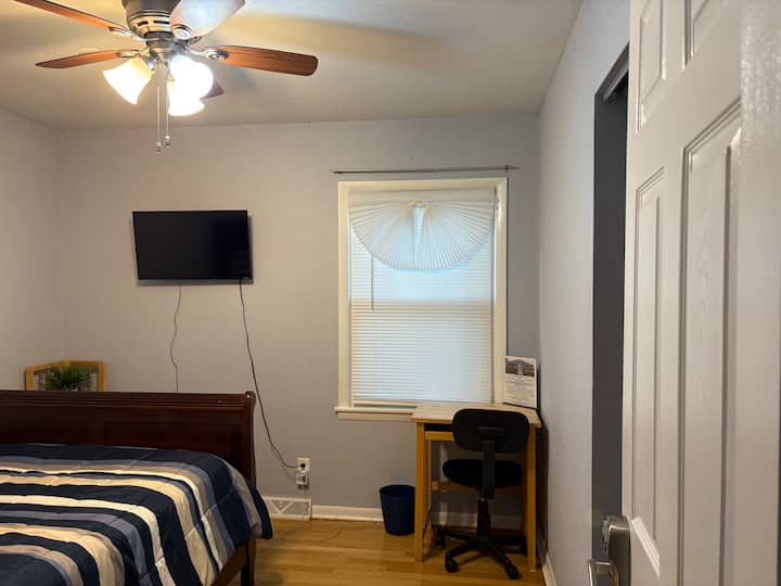 Midtown Milwaukee: Cozy Comfort - Wauwatosa, WI