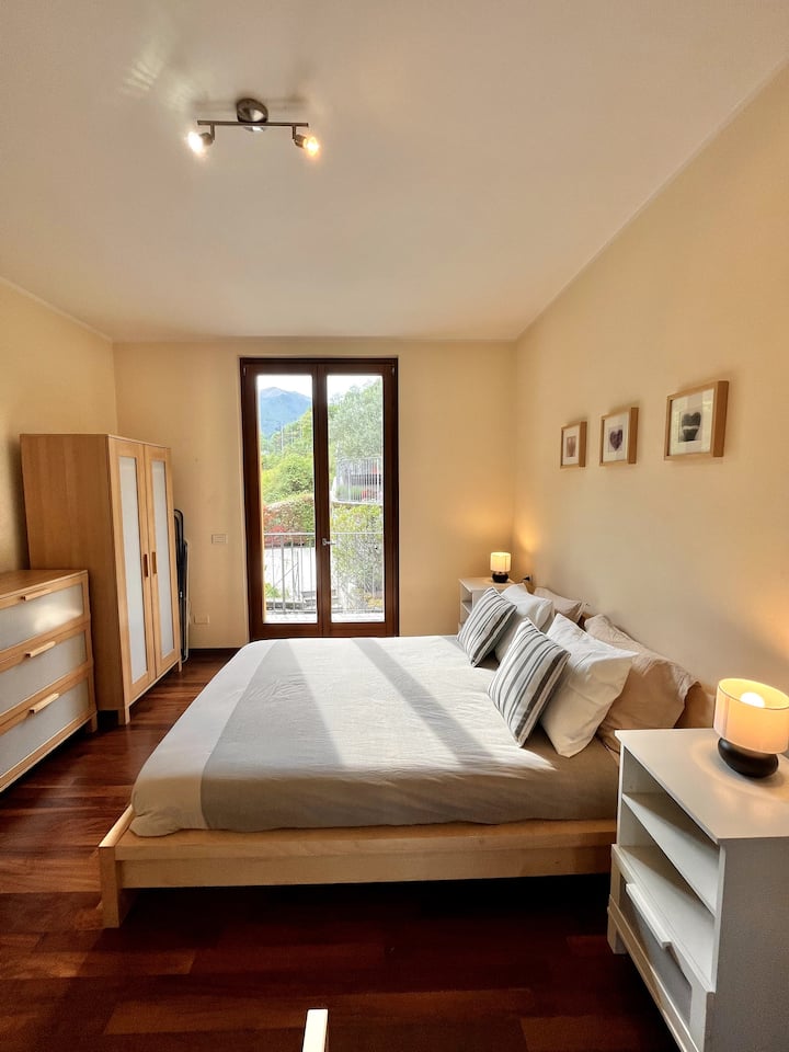 חדר שינה 1 - מיטה זוגית ומיטת יחיד