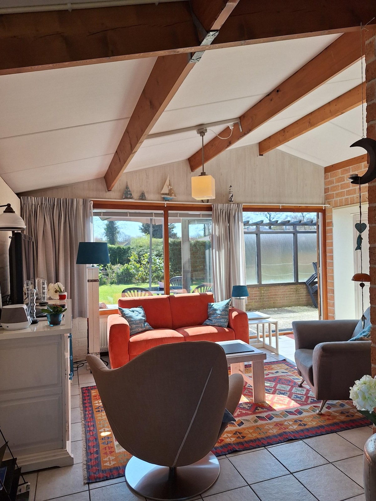 Popular Airbnb listing: Rekerlanden 210 - De zeester in Schoorldam