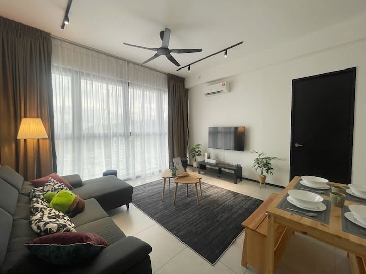 Le Petit Suite ~ 8 Pax Seaview Infinity Pool - Penang