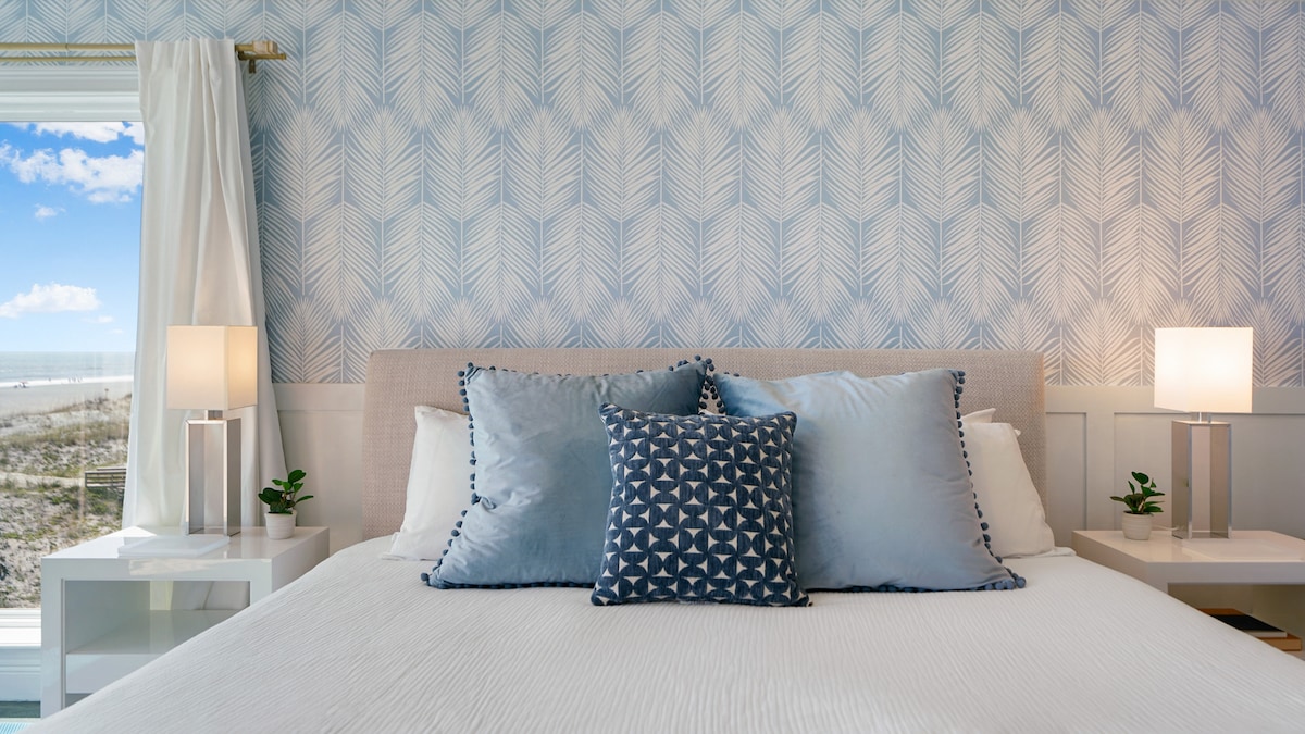 Sweet dreams are made of this—sleep tight, beachside