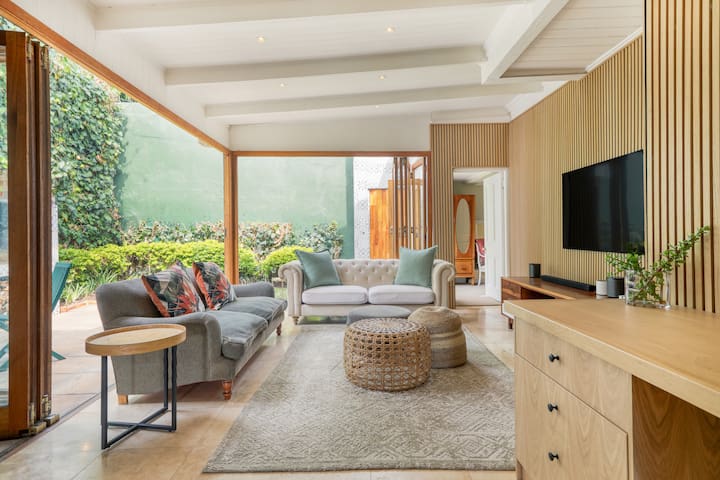 Solar-Power Green Point Victorian Retreat