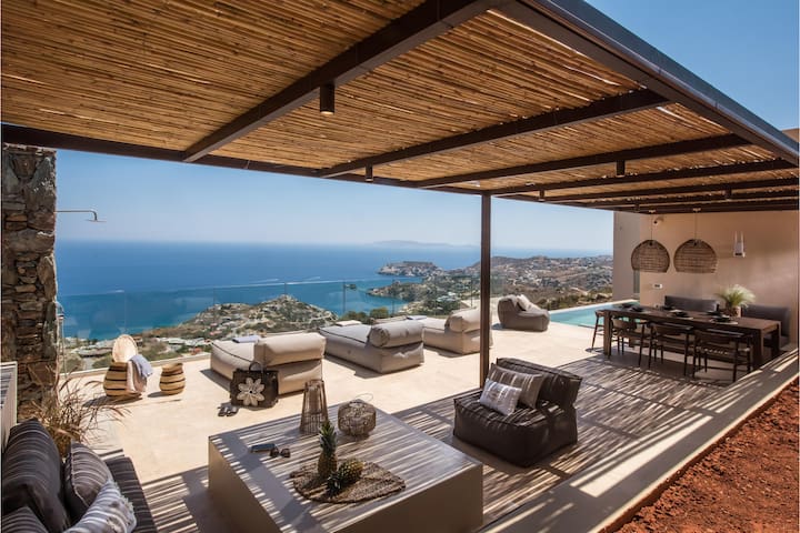 Villa Ouranos: Sleek Design & Sea Views by etouri