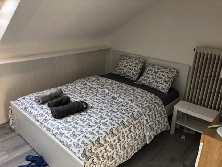 غرفة النوم 2