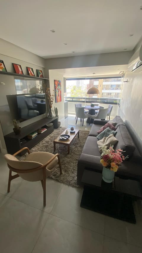 Top performing Airbnb: Apartment with ocean view in Armação in Jardim Armação