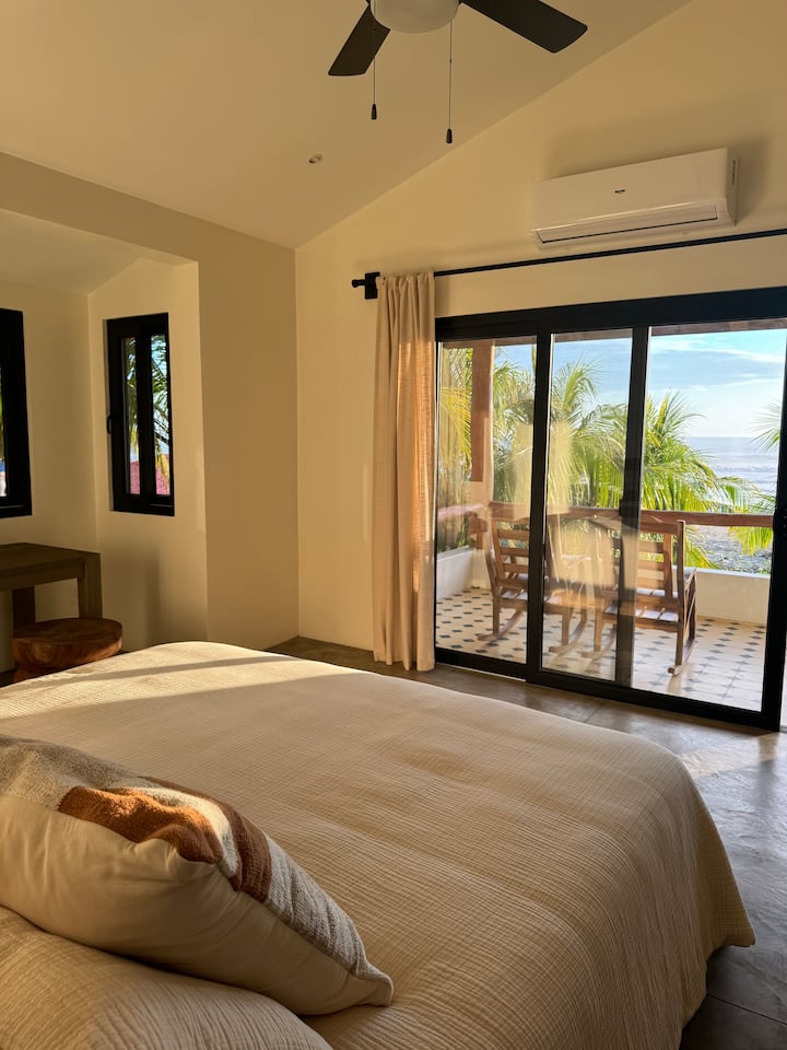 Chumba cha 1 cha ufukweni chenye kitanda na roshani aina ya king