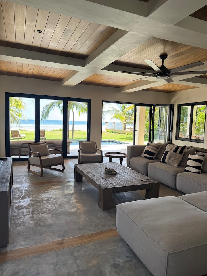 New 5br/5.5b Oceanfront Luxury Villa Casa Roble - Nicaragua