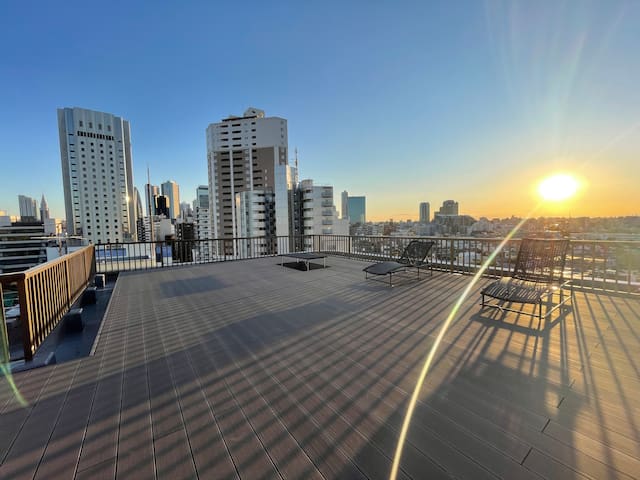 Zen Luxe Retreat: Roomy & Serene 6min to Shinjuku gallery image 4