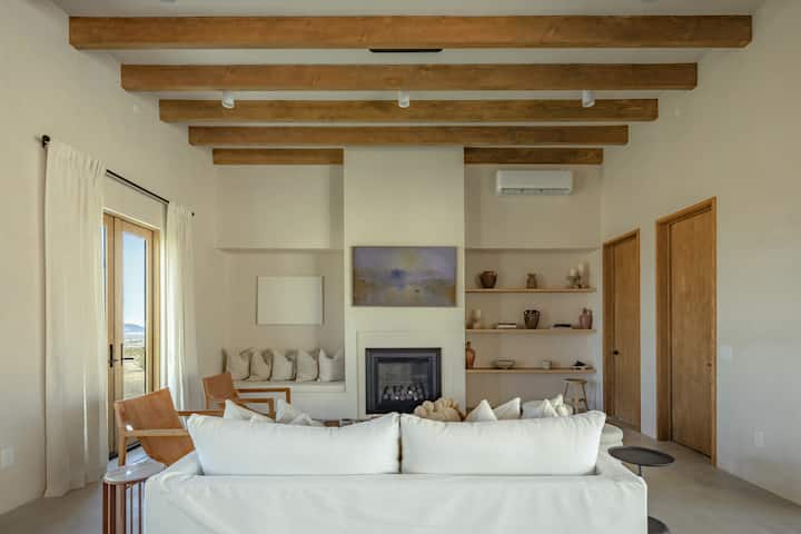 Pool, Spa, Rooftop Deck - Villa Paros - Joshua Tree, CA