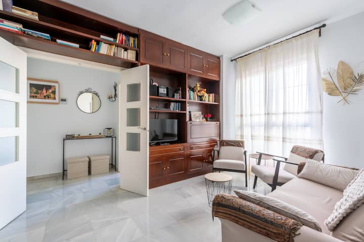 Carriazo. 3 Bedrooms, 2 Bathrooms, Free Parking - Séville