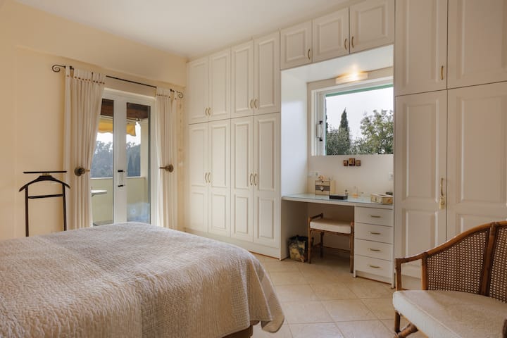 غرفة النوم 1