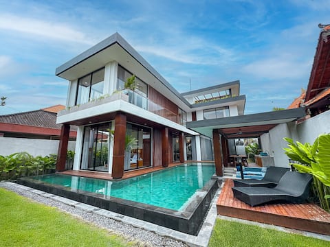 New Modern Tropical w/ Rooftop Villa 4BR Umalas