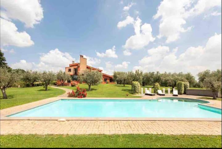 Ultra Luxe Villa W/ Stunning Pool Paradise - Monterotondo