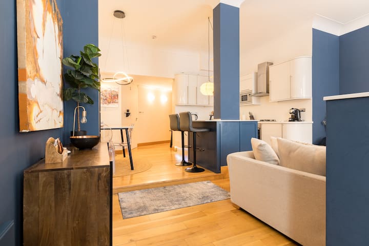 Stunning 2Bed 2Bath by Hyde Park