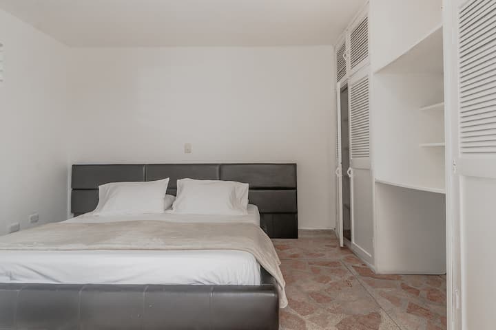 საძინებელი 4