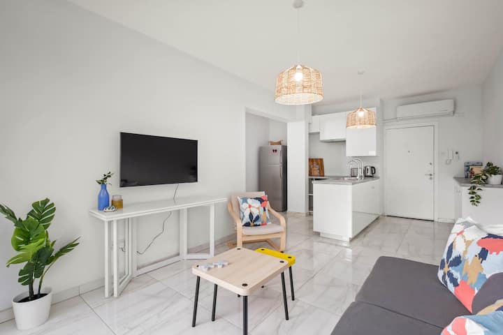 City Charm / Artemidos Av. Near Finikoudes Beach - Larnaca