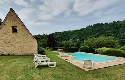 Gîte + pool (10 people) in the heart of the Périgord Noir