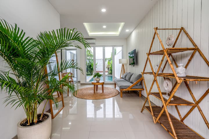 Chic 3br In Nusa Dua - Ocean View, Cinema, Rooftop - Jimbaran