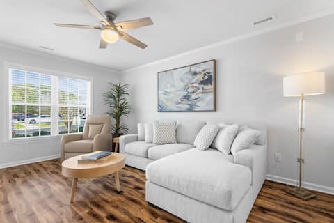 Top Airbnb: Ms. Doris Home · Near Base, Beach and Shops in Jacksonville