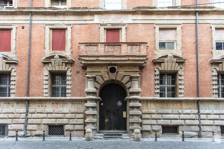 Design Suite in Palazzo Storico gallery image 2