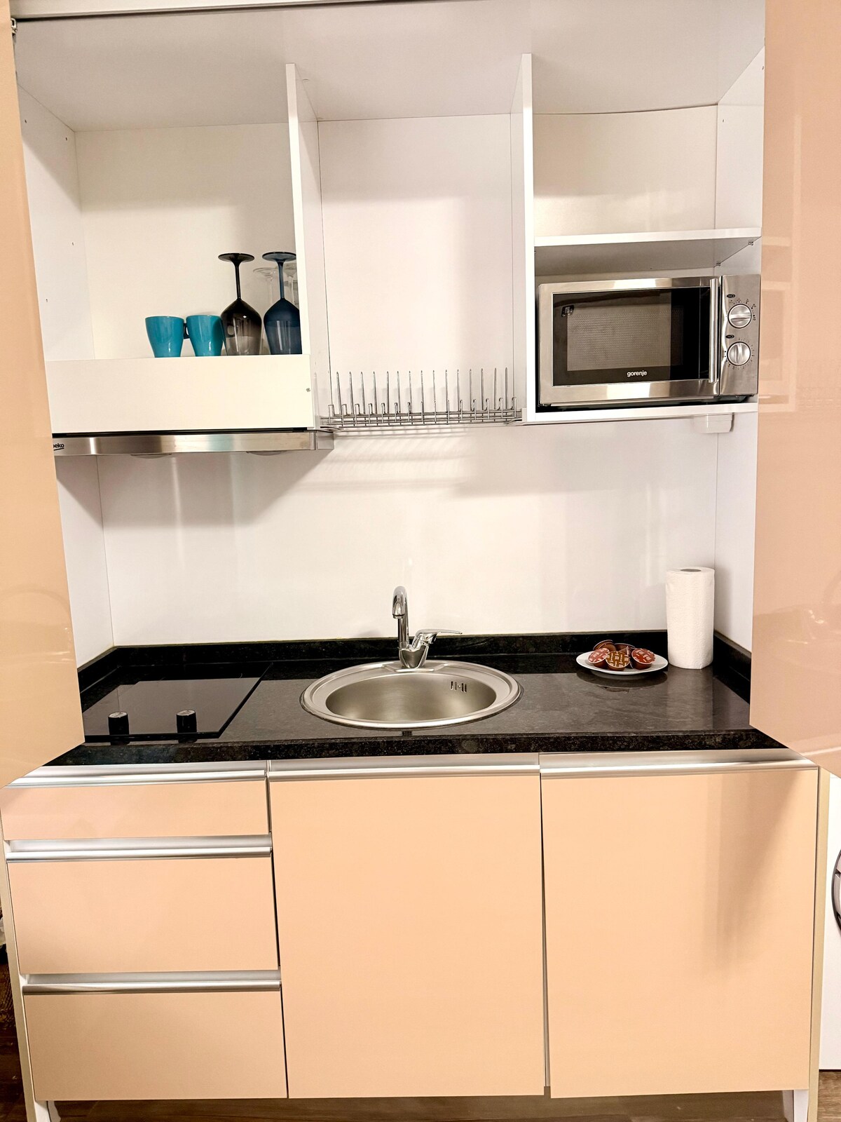 Aqua Vista White Tower - Sea View Studio — Studio — închiriere de vacanță cu vedere la mare în Constanța, Romania, Constanța, România — fotografia 6 a proprietății | Aqua Vista Rentals