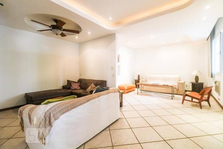 Apartamento amplo perto da praia gallery image 2