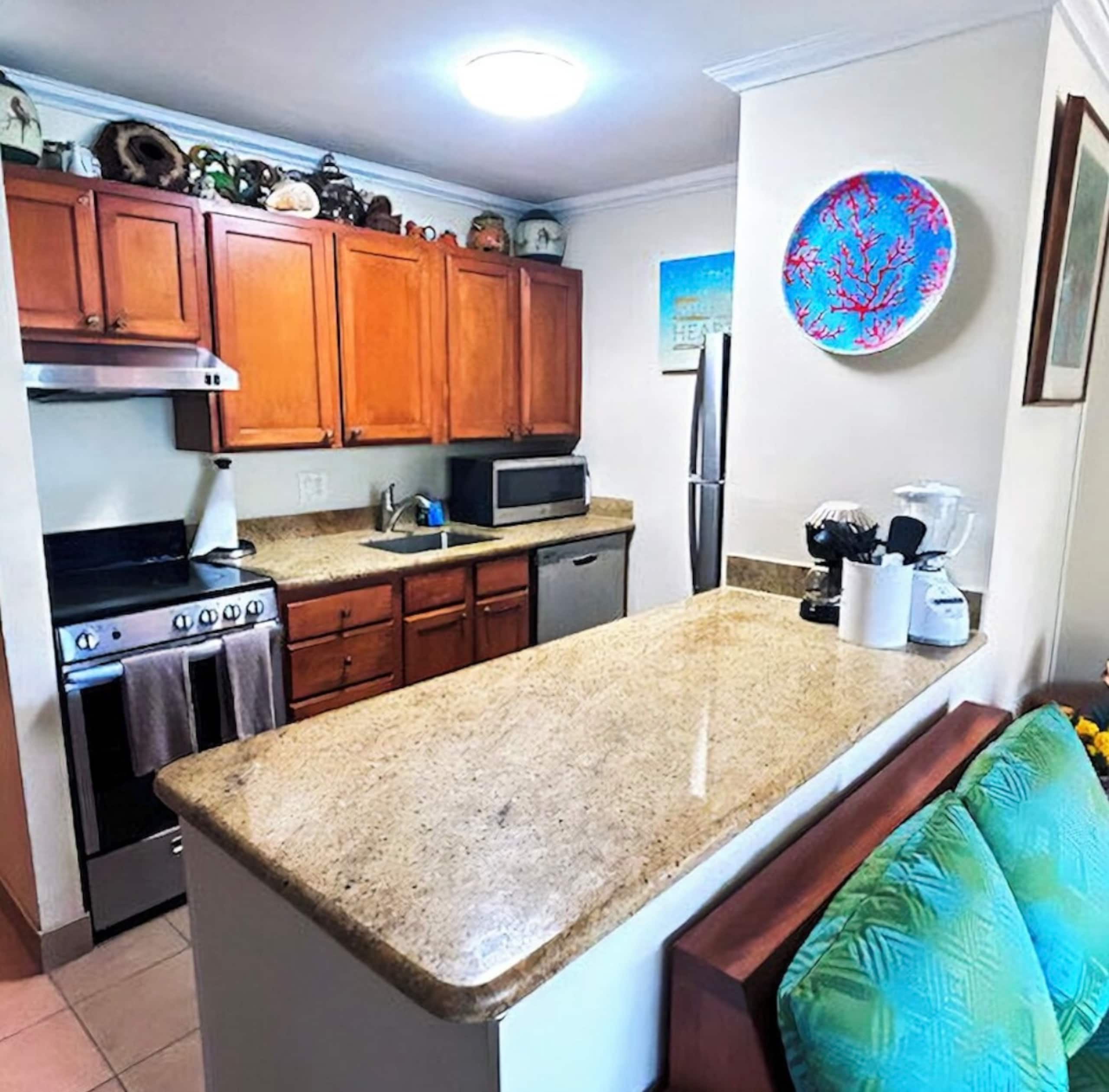 Condo in Lahaina · ★5.0 · 1 bedroom · 3 beds · 1 bath - Image 3