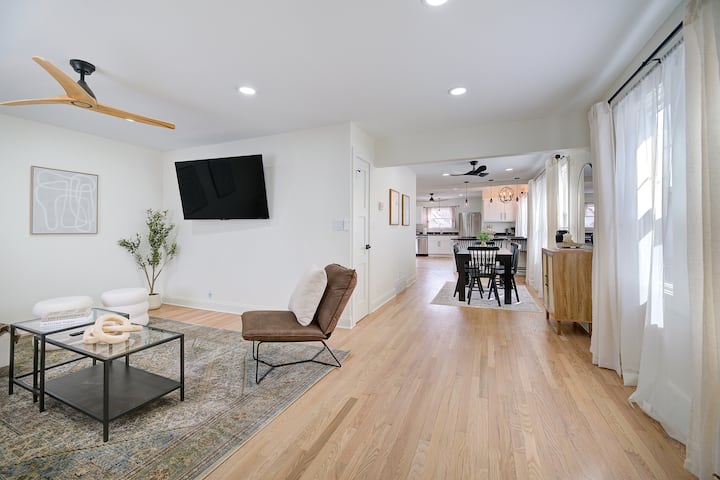 Bayview Family-friendly Stay - Milwaukee, WI