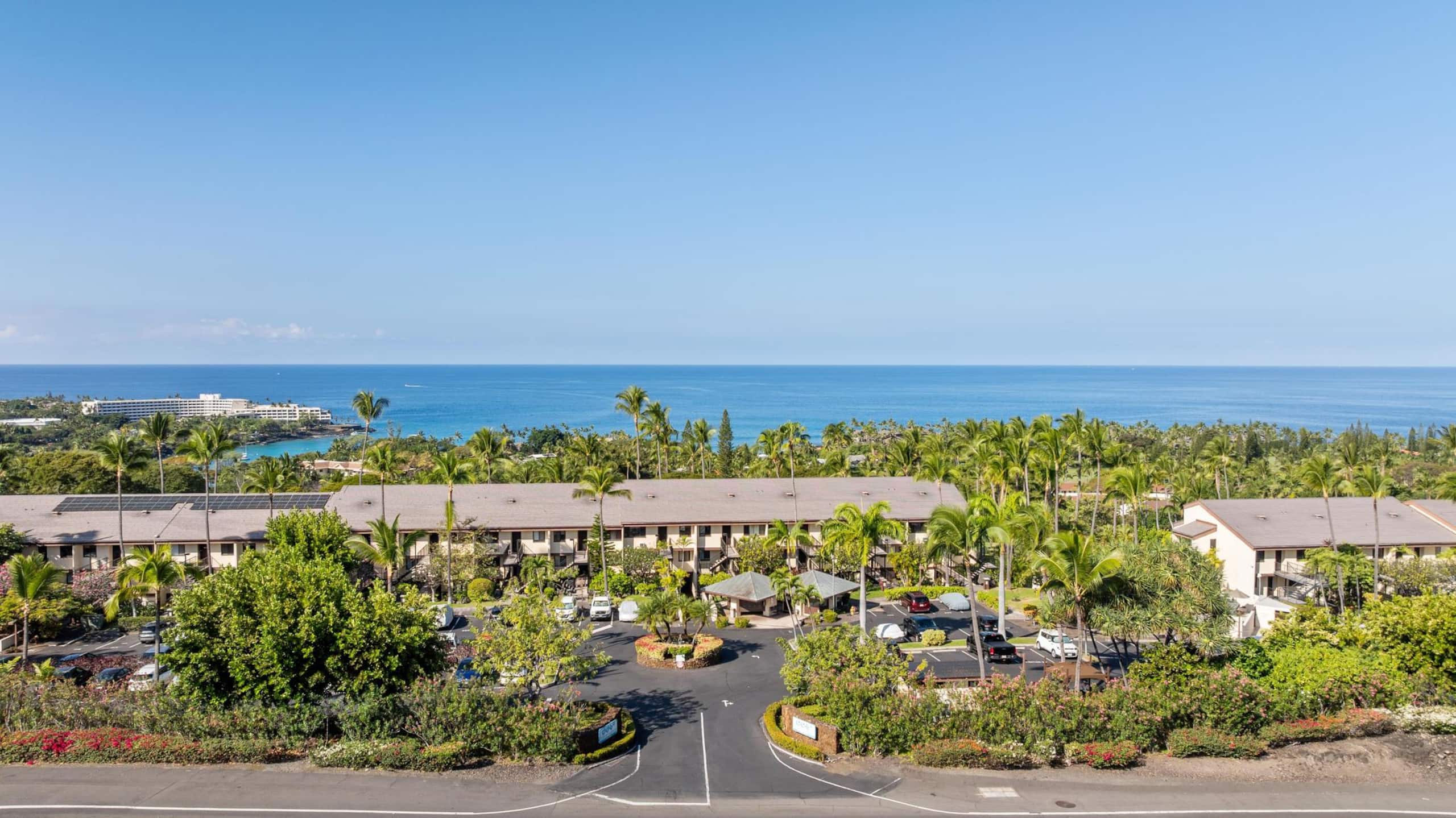 Condo in Kailua-Kona · ★5.0 · 3 bedrooms · 4 beds · 2 private baths - Image 59