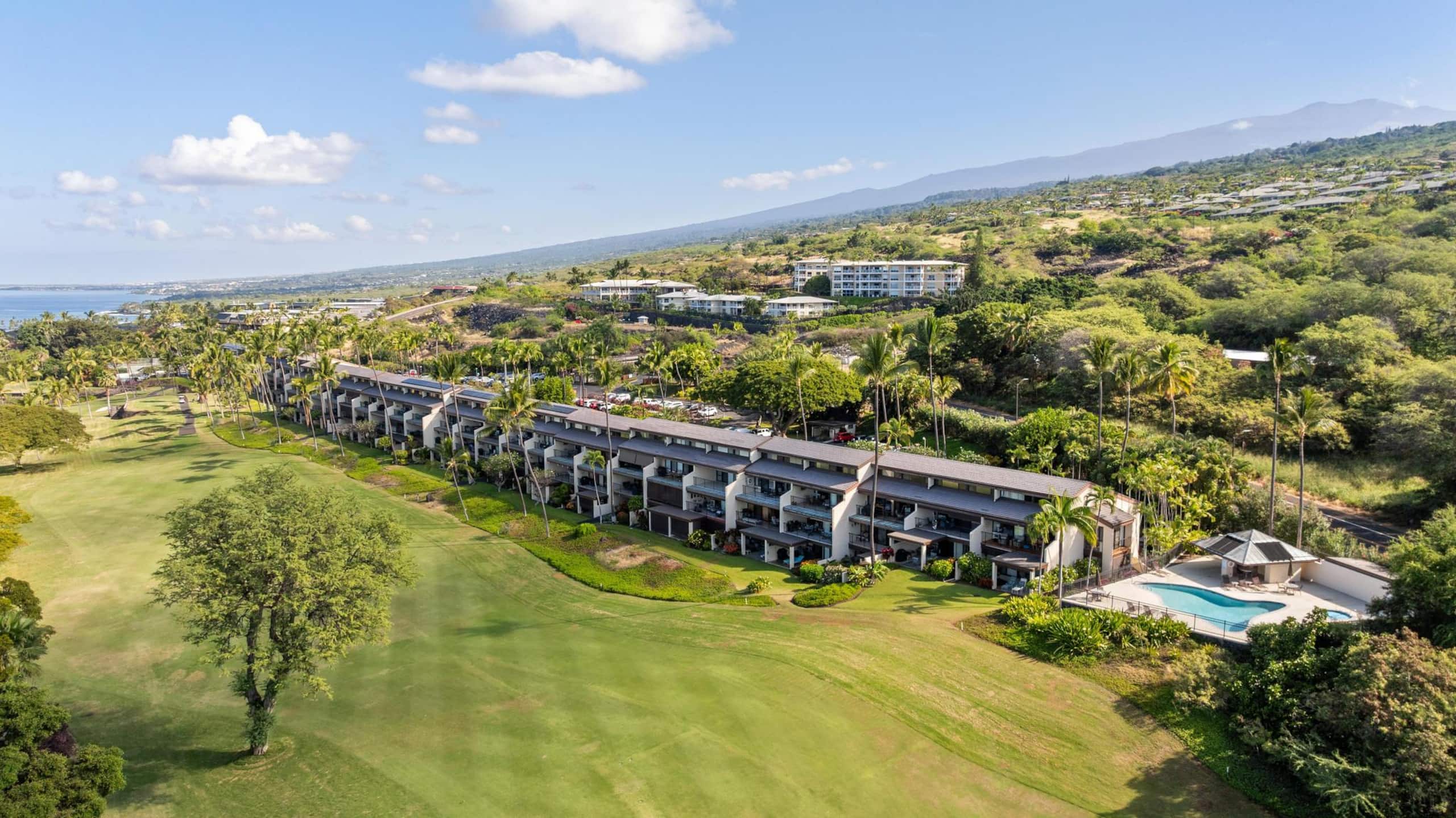 Condo in Kailua-Kona · ★5.0 · 3 bedrooms · 4 beds · 2 private baths - Image 53