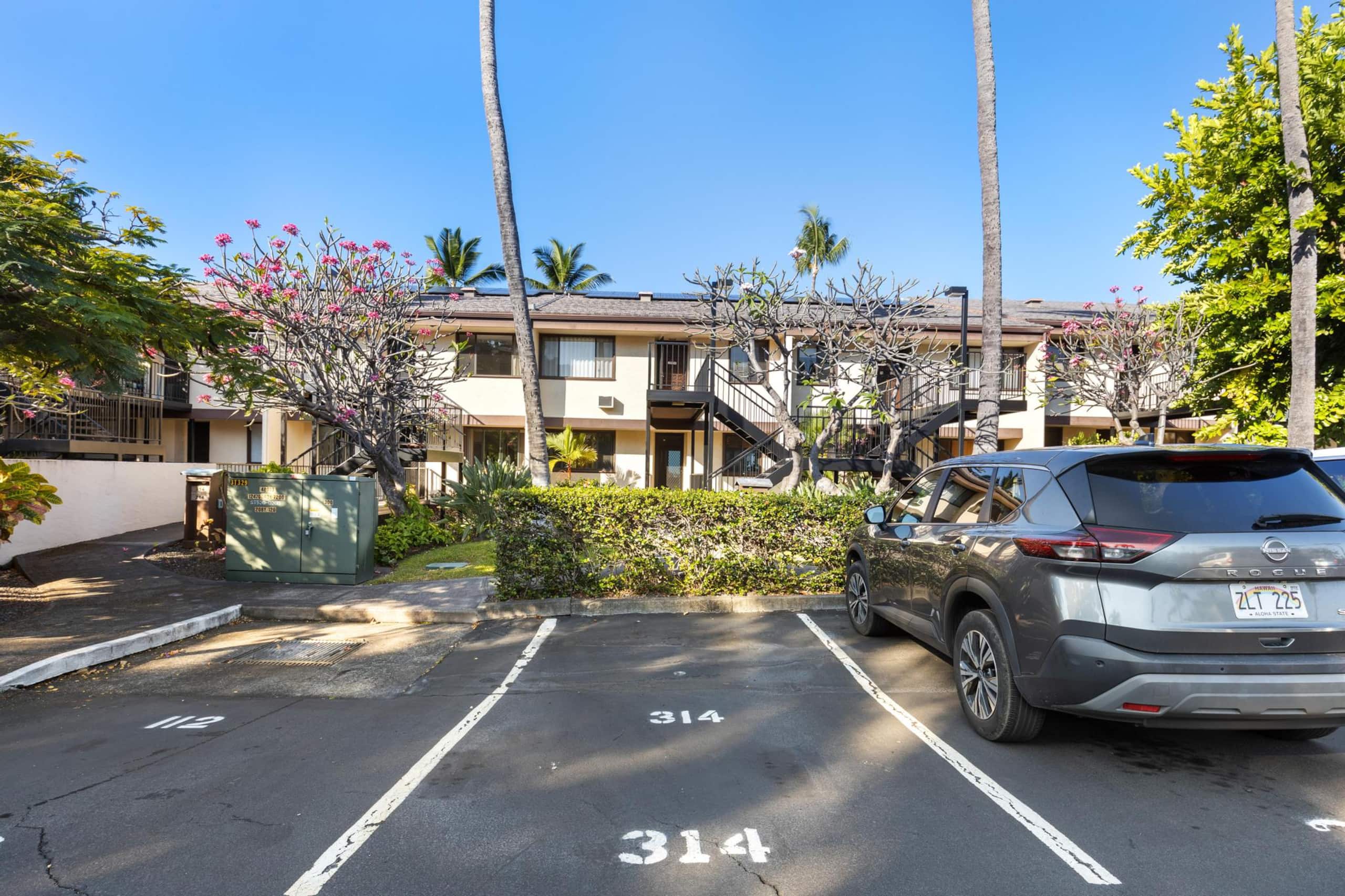 Condo in Kailua-Kona · ★5.0 · 3 bedrooms · 4 beds · 2 private baths - Image 41