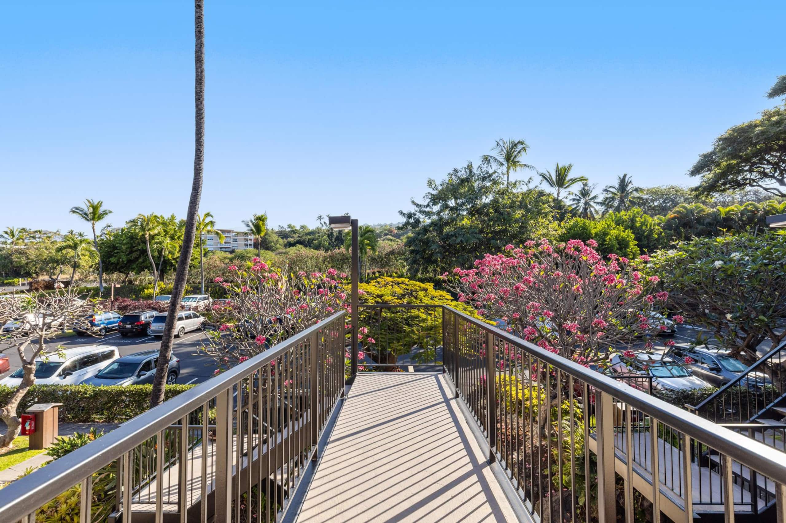 Condo in Kailua-Kona · ★5.0 · 3 bedrooms · 4 beds · 2 private baths - Image 48