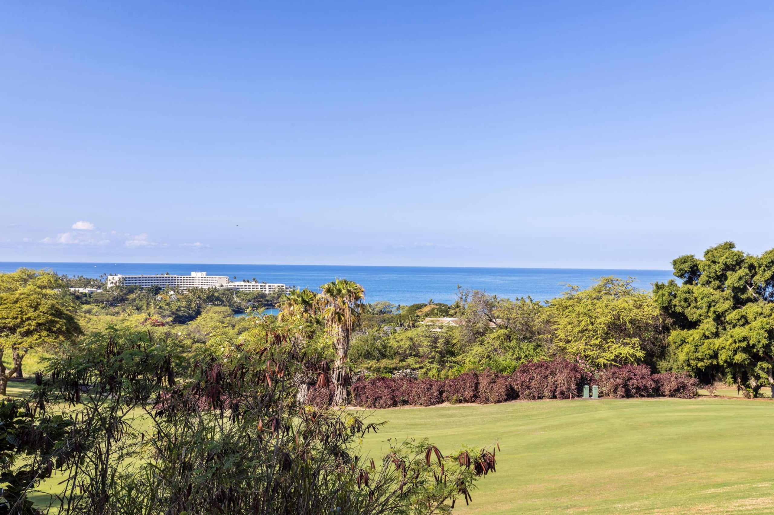 Condo in Kailua-Kona · ★5.0 · 3 bedrooms · 4 beds · 2 private baths - Image 50