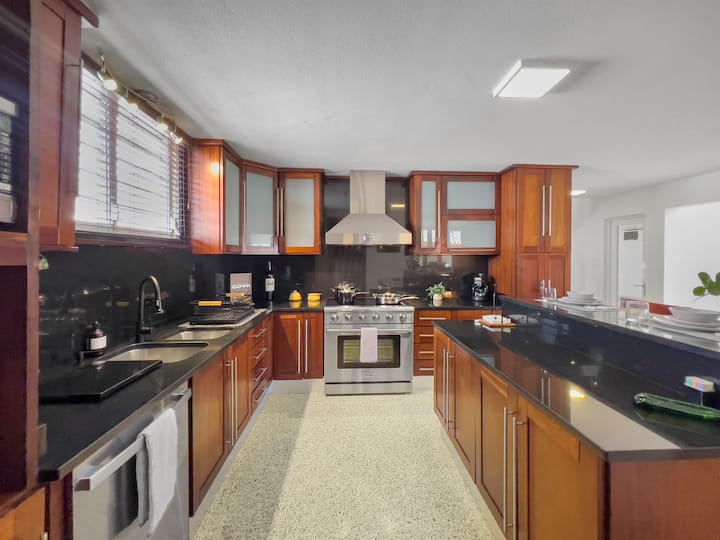 Casa Aloe | Modern Island Living | Near Airport. - Houses for Rent in  Carolina, Carolina, Puerto Rico - Airbnb